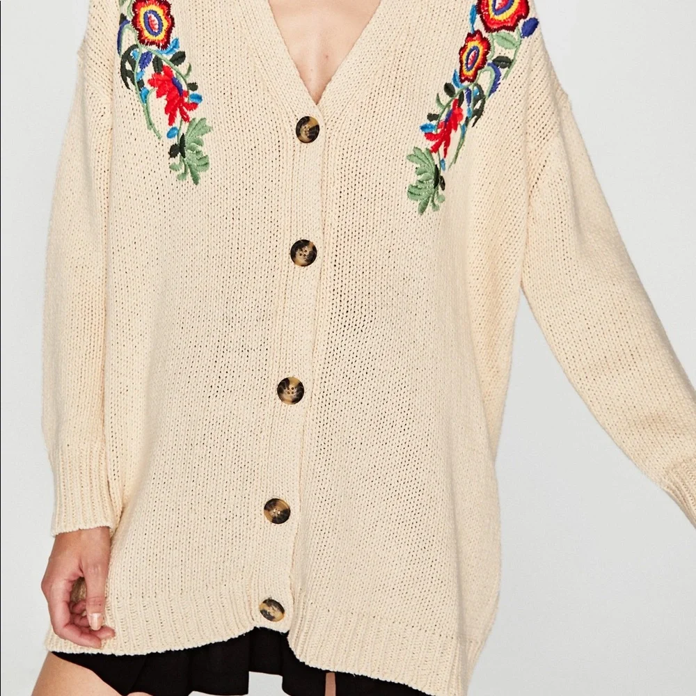 Z A R A Embroidered Cardigan - Picture 2 of 6